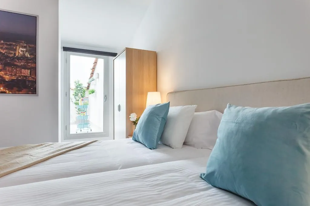 Apartamentos Cornellalux location